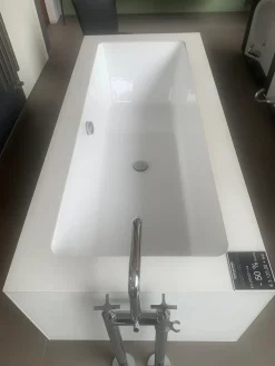 Vasca da bagno in Corian modello Vasca freestanding style sistem rivestita in corian 180x80 cm a prezzo scontato^Artigianale Online