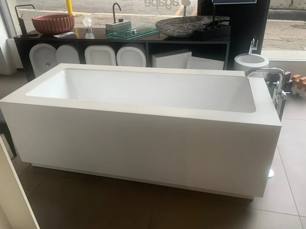 Vasca da bagno in Corian modello Vasca freestanding style sistem rivestita in corian 180x80 cm a prezzo scontato^Artigianale Online