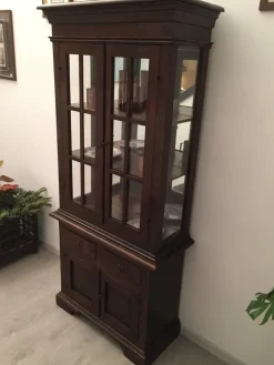 Vetrina classica in legno massello tinto noce con schienale a specchio Scontata del 50%^Tiferno Best