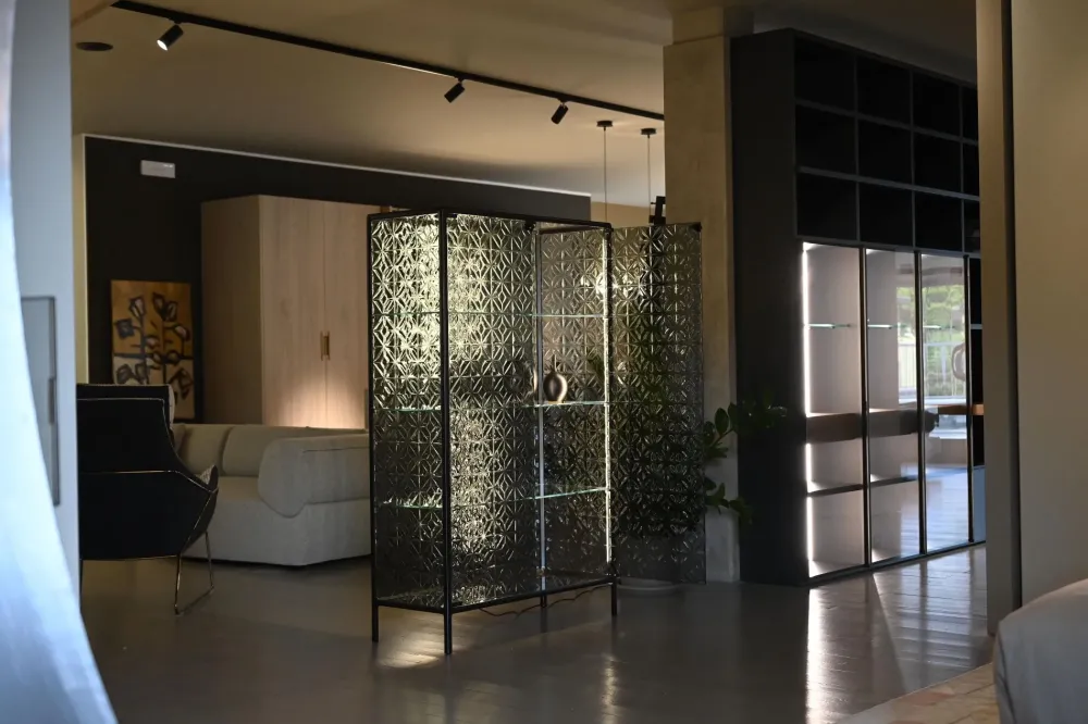 Sale Vetrinetta Echo in vetro a prezzo scontato Vetrinette