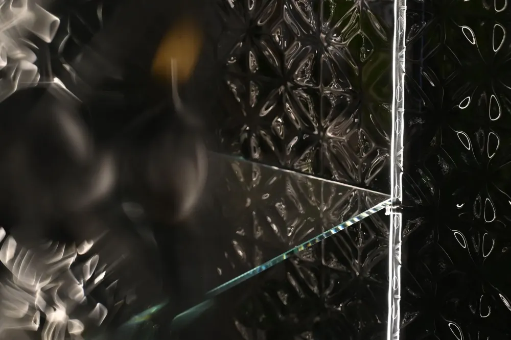 Sale Vetrinetta Echo in vetro a prezzo scontato Vetrinette