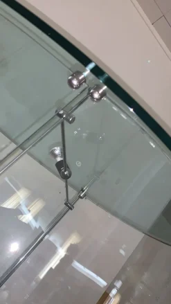 Vetrinetta Ellipse in stile design con forte sconto^Reflex New