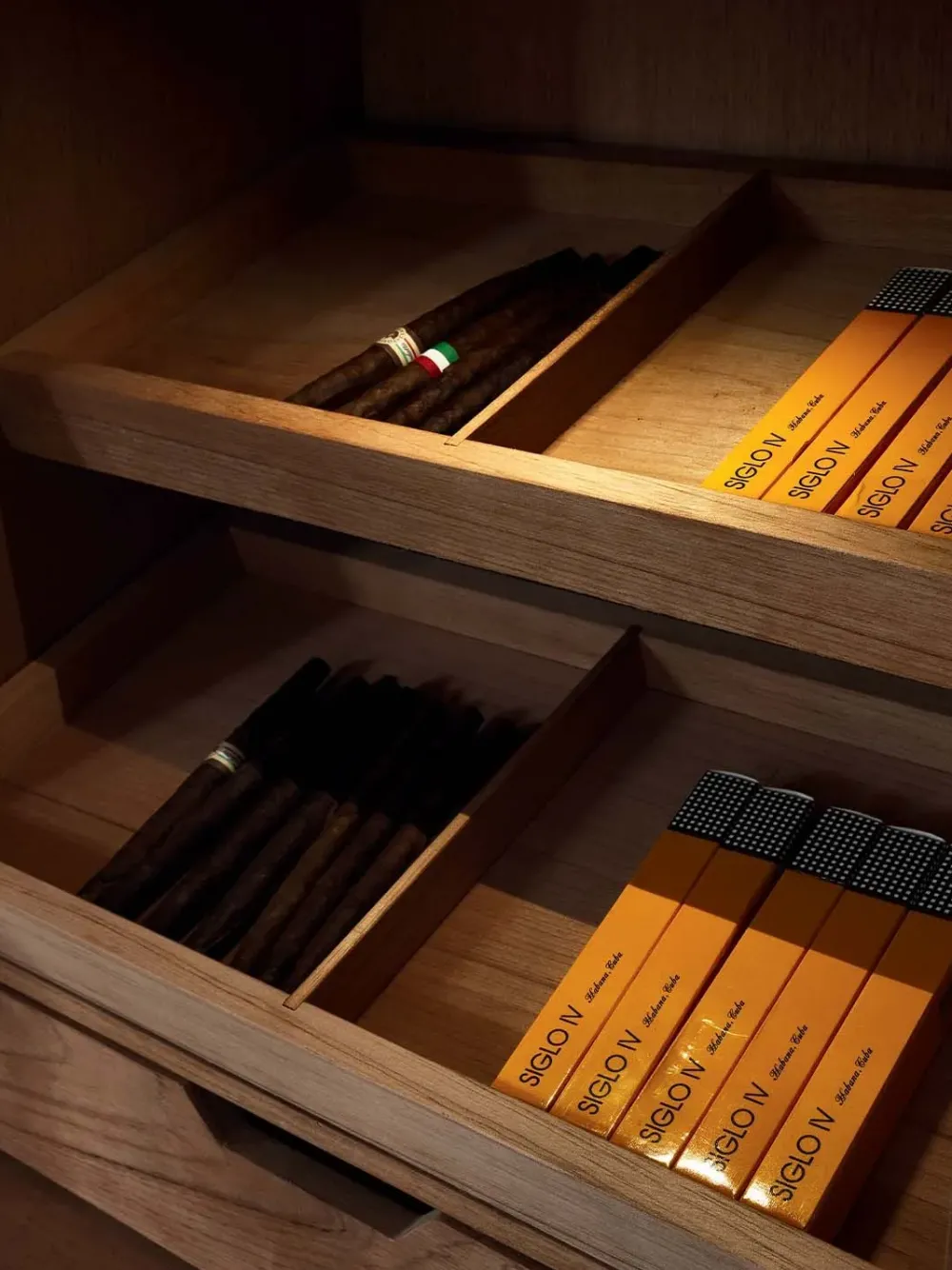 New Vetrinetta modello Gentleman in stile design di a PREZZI OUTLET approfittane ora! Vetrinette