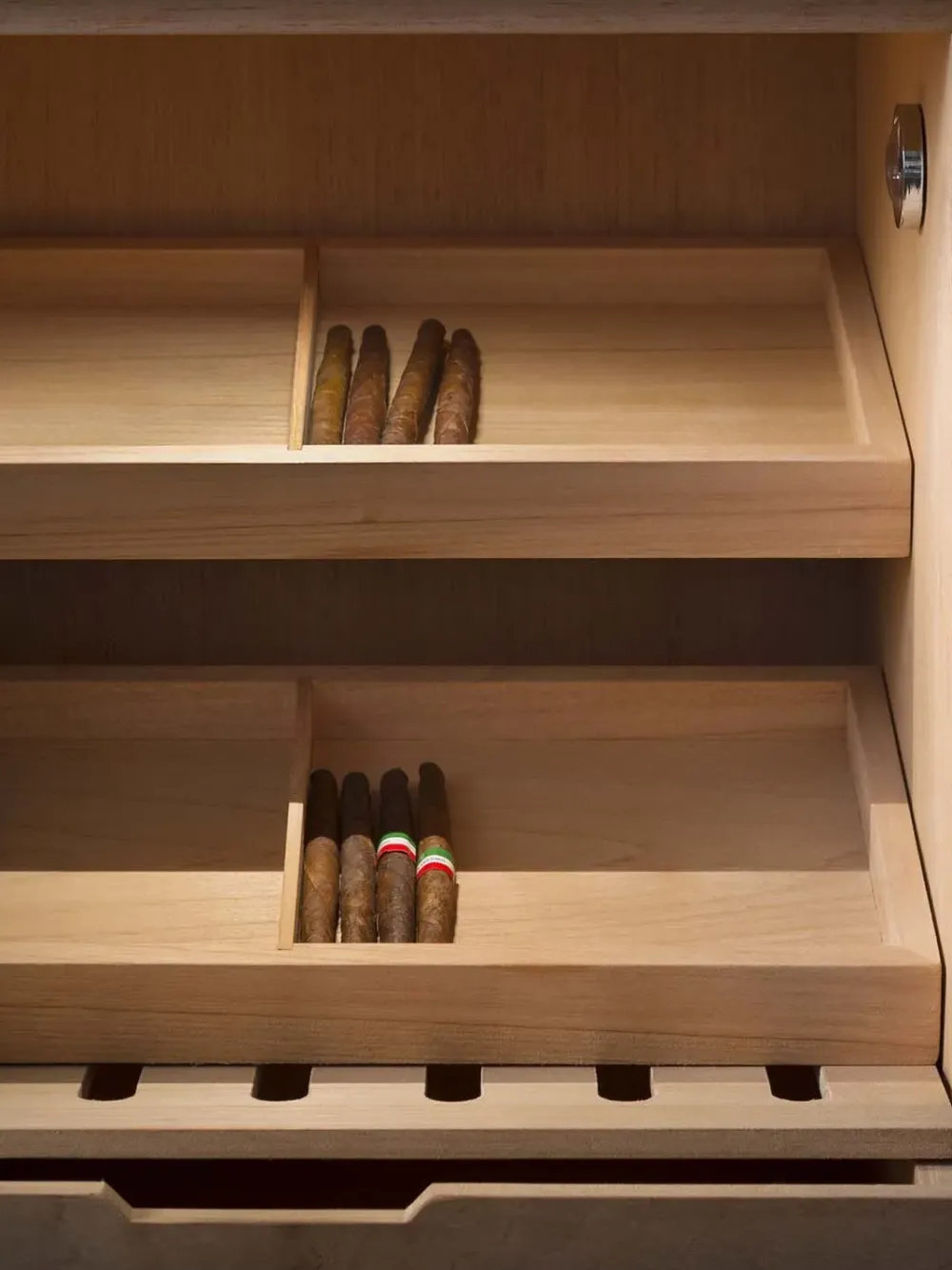 New Vetrinetta modello Gentleman in stile design di a PREZZI OUTLET approfittane ora! Vetrinette